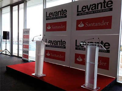 escenario para periodico levante