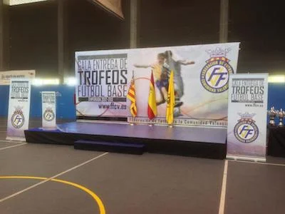 escenario en entrega de trofeos