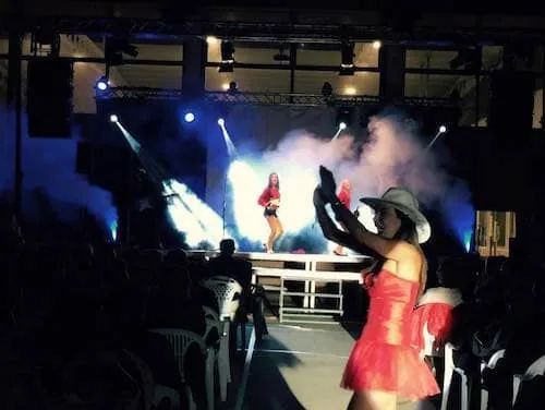 12 Aplausos Publico Interactuando Maria Abradelo