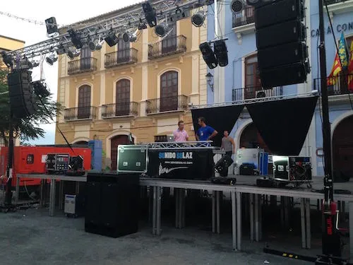 Montaje Line Array Discomovil Valencia Chelva 1